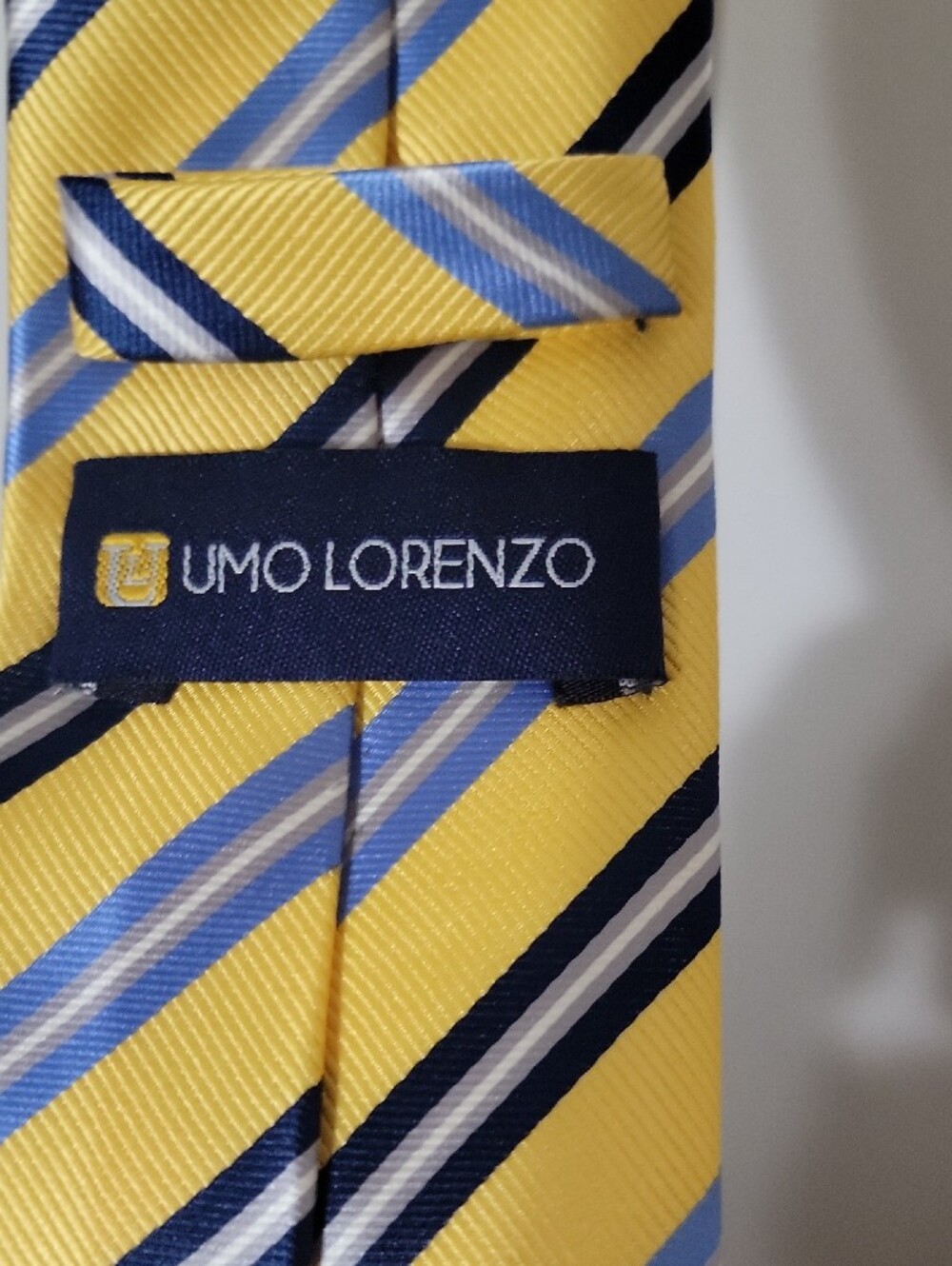 Umo Lorenzo Yellow Striped Silk-Effect Tie